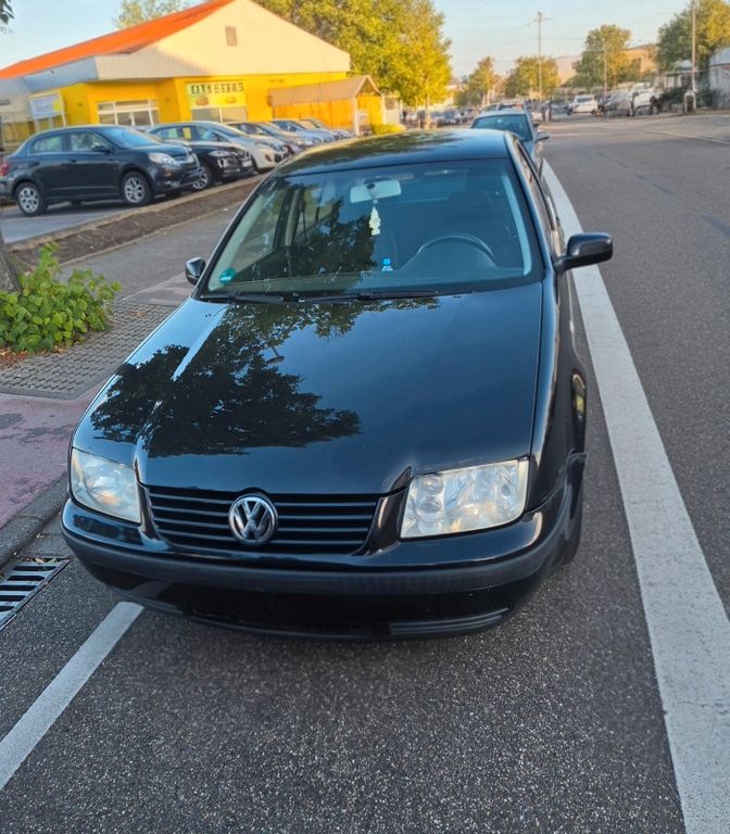 Bild des Angebotes Volkswagen Bora 1.6 Basis Basis