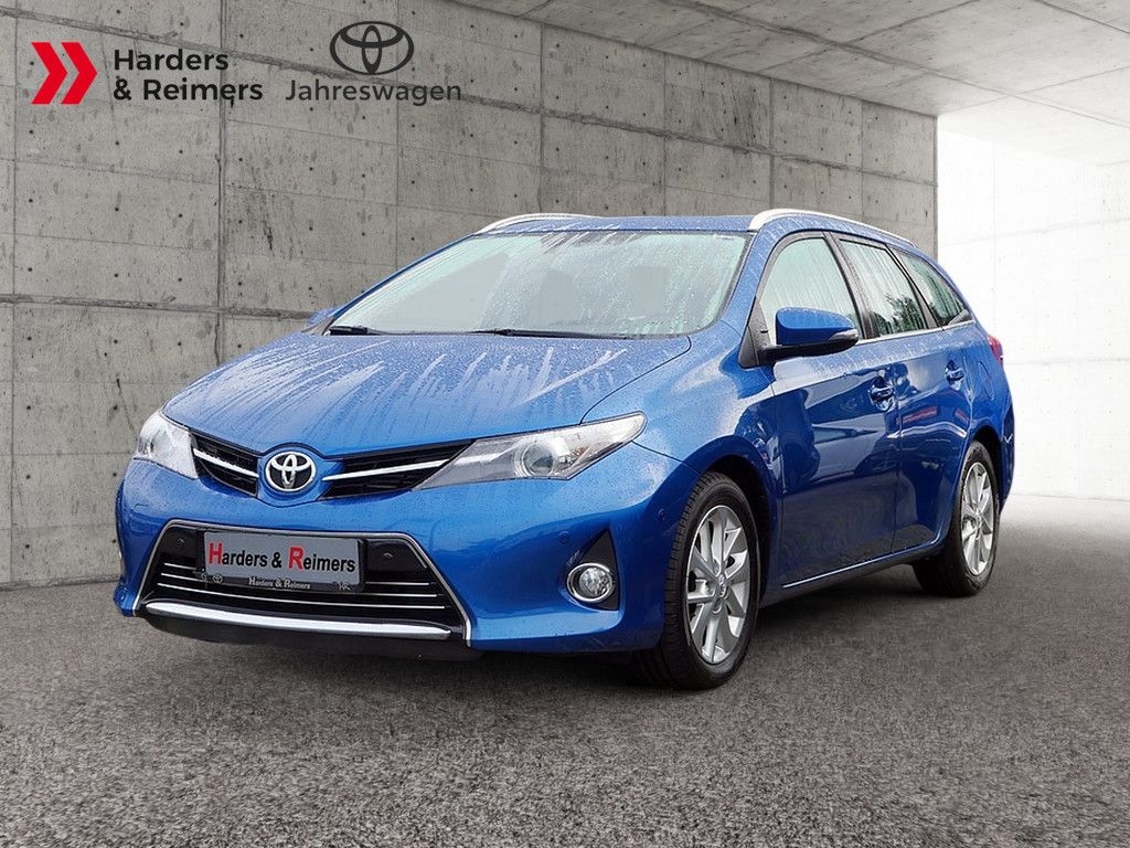 Toyota Auris Touring Sports 2.0 D-4D Executive SHZ NAVI