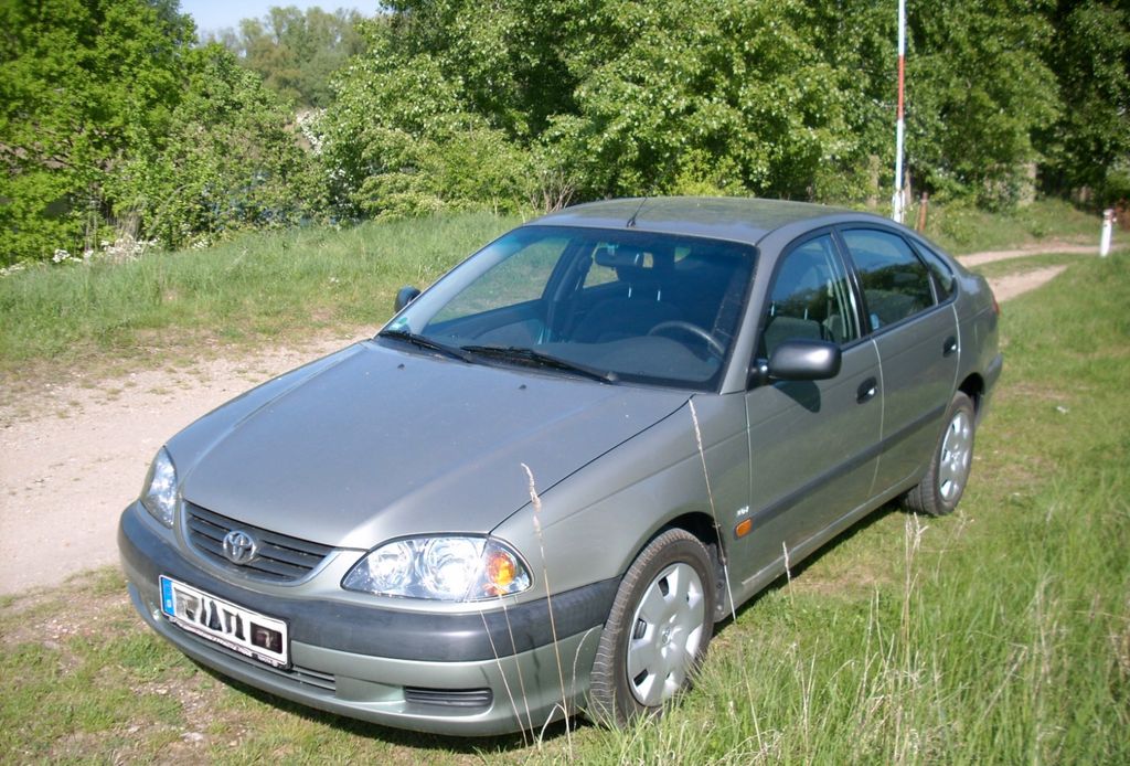 Toyota Avensis 1.8 linea terra, 95 kW (129 PS)