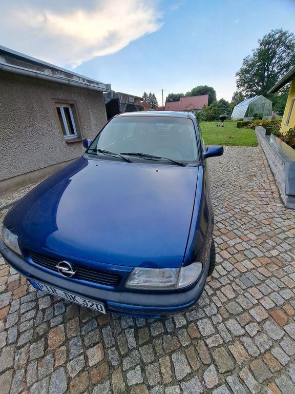 Opel Astra 1.6 Plus Schiebedach Plus Schiebedach