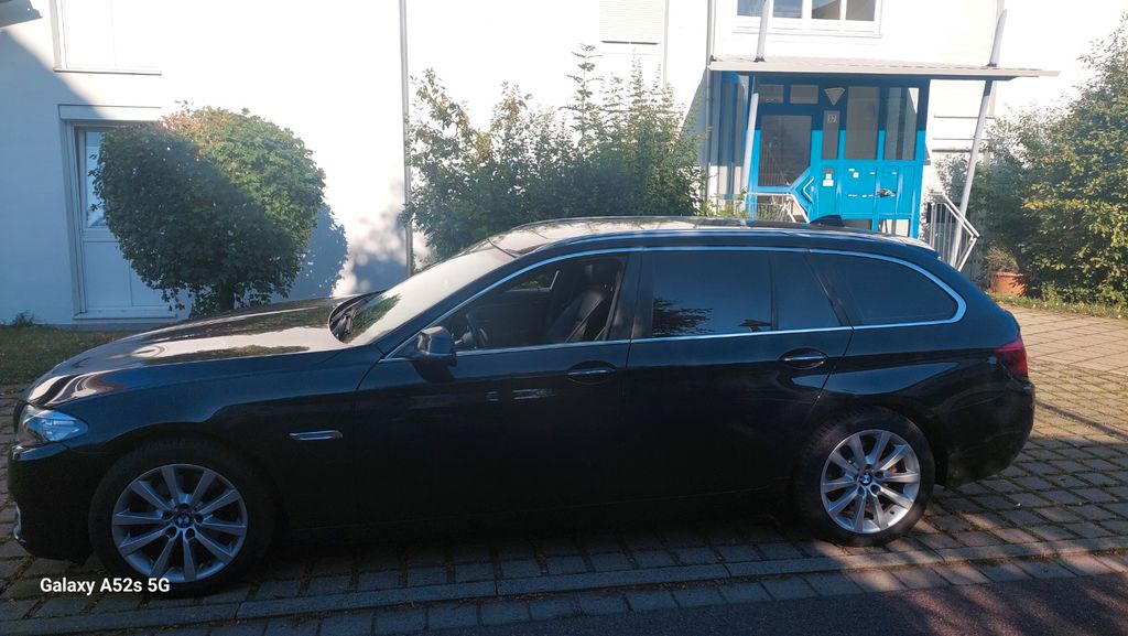 Bild des Angebotes BMW 520d Touring A,Pano,AHK,großes Navi,Leder 8xAlu