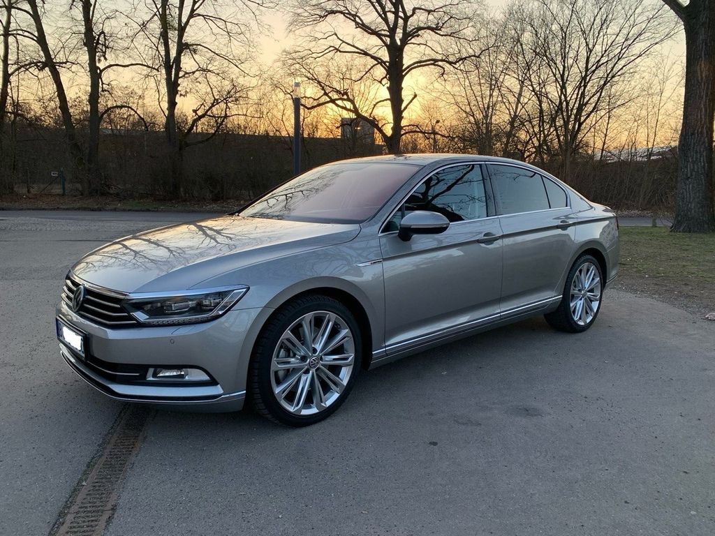 Bild des Angebotes Volkswagen Passat 2.0 TDI SCR 176kW DSG 4MOTION Highlin...