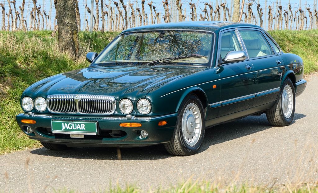 Bild des Angebotes Jaguar Daimler V8 Langversion 3 Jahre Garantie