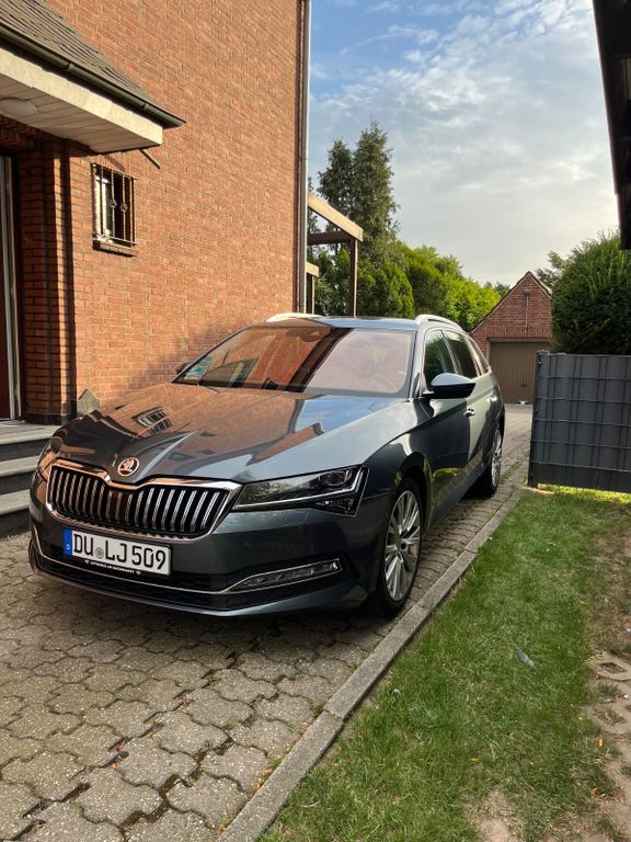 Bild des Angebotes Skoda Superb 2.0 TDI STYLE STANDHZG AHK SOUNDSYSTEM