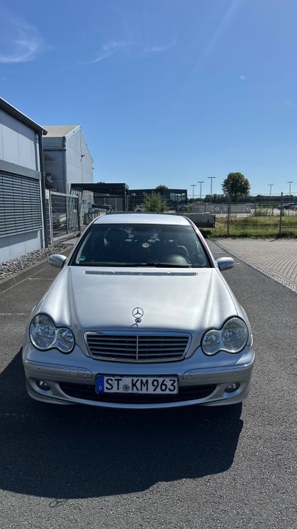 Bild des Angebotes Mercedes-Benz 240