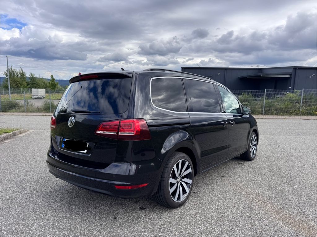 Bild des Angebotes Volkswagen Sharan 2.0 TDI 5-Sitz Automatik AHK Standheizung
