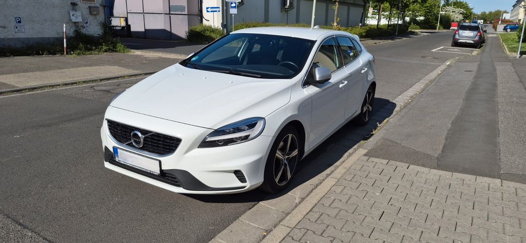 Bild des Angebotes Volvo V40 T3 R-Design top gepflegt HU + AU NEU