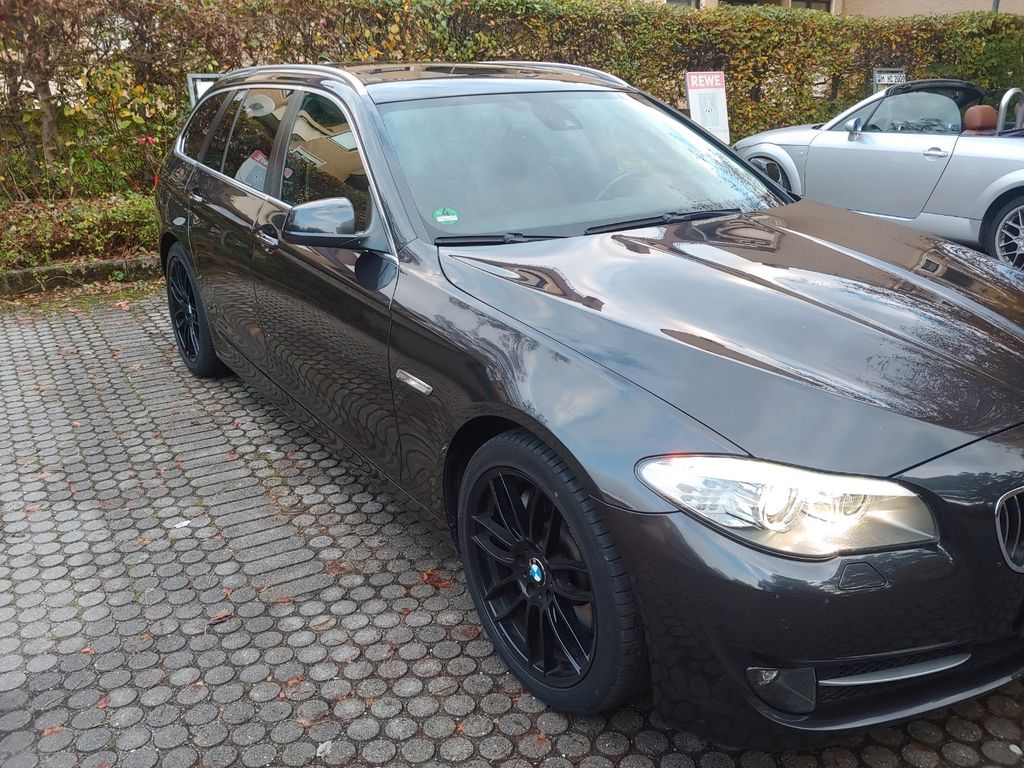 Bild des Angebotes BMW 528i  Touring