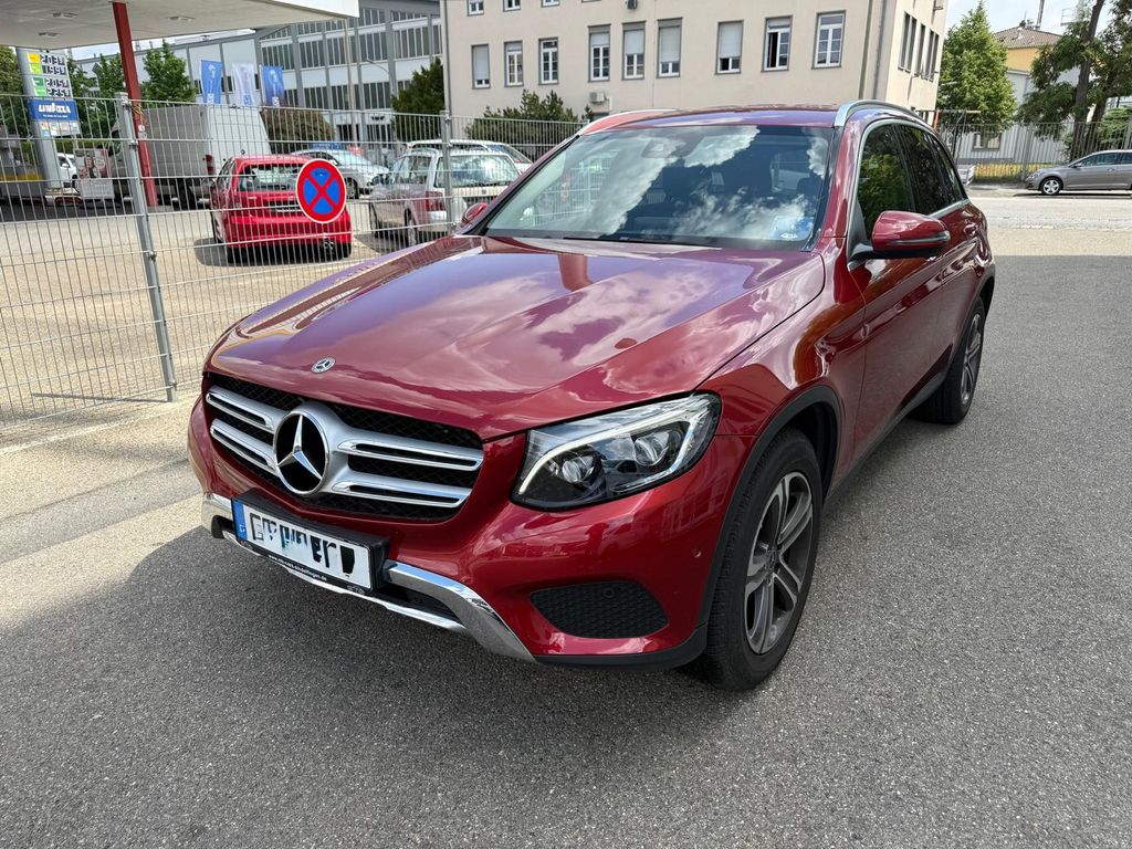 Bild des Angebotes Mercedes-Benz GLC 250 4MATIC Benziner TÜV 09/28! wenig KM!