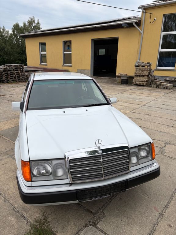 Mercedes-Benz 200