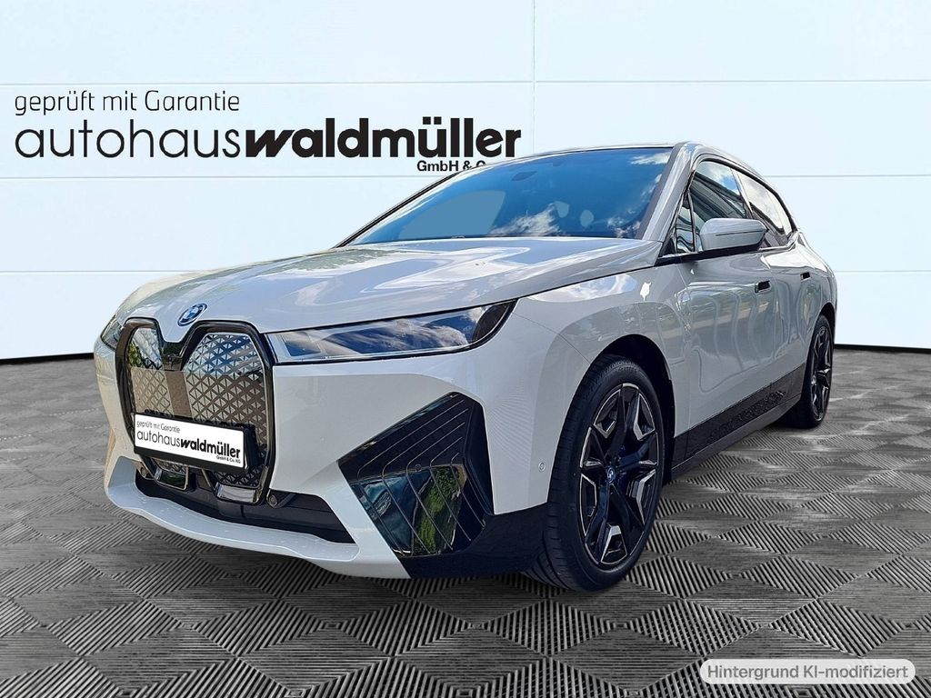 Bild des Angebotes BMW iX xDrive40 Sportpaket