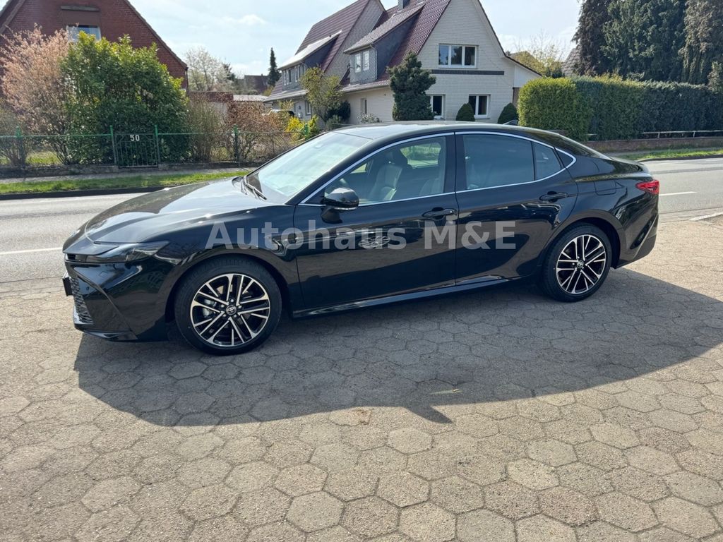 Bild des Angebotes Toyota Camry 2.5 Hybrid 230 black *JBL+360°+Leder*