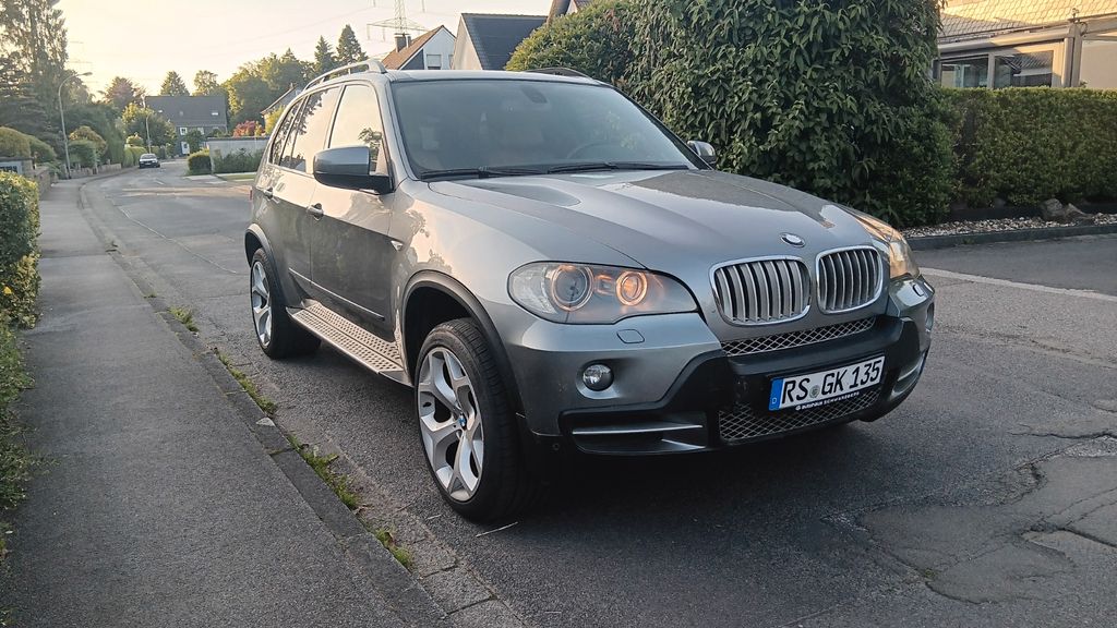 Bild des Angebotes BMW X5 xDrive Edition 10 Jahre M-Paket Pano Head Up