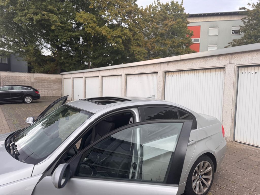 Bild des Angebotes BMW 320i -