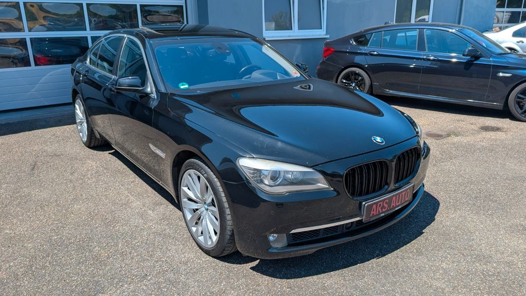 Bild des Angebotes BMW 750i xDrive ACC Soft-Close 4xSHZ Komf-Sitze 20"