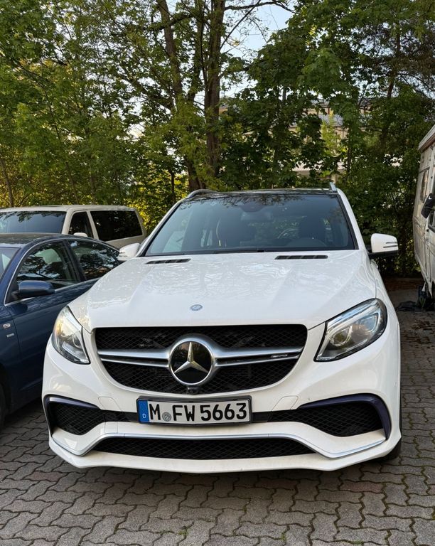 Mercedes-Benz GLE 63 AMG | V8 Biturbo | Pano | 360° | Carbon