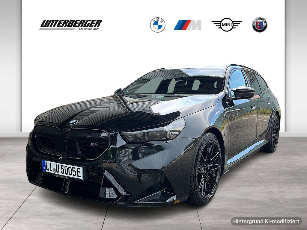 Bild des Angebotes BMW M5 Touring Carbon Keramik, B&W, AHK, Ultimate Pa