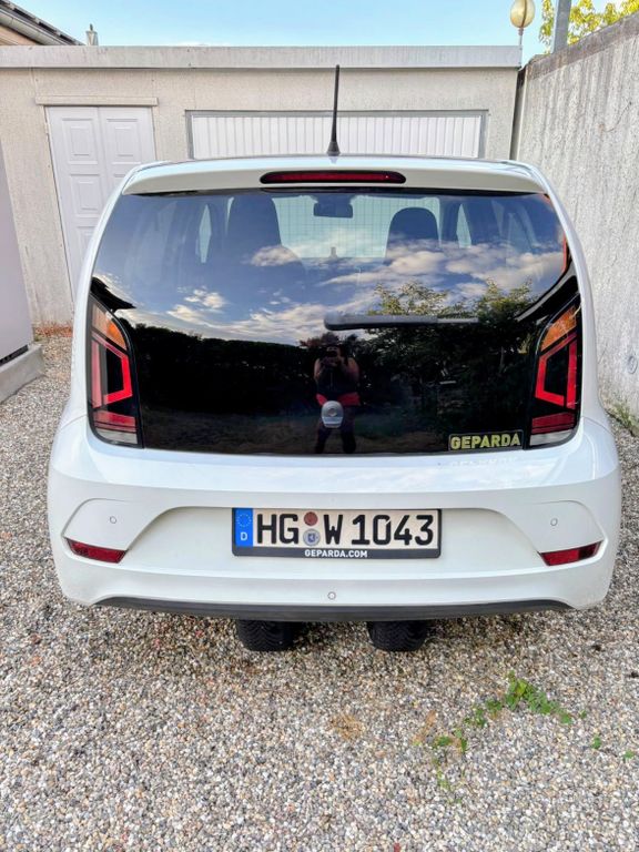 Volkswagen up! mit 16 Jahren richtig Auto fahren