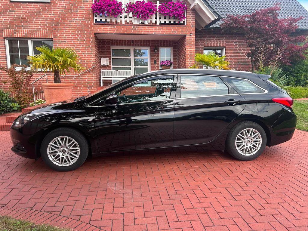 Bild des Angebotes Hyundai i40 cw blue Classic SHZ PDC AHK