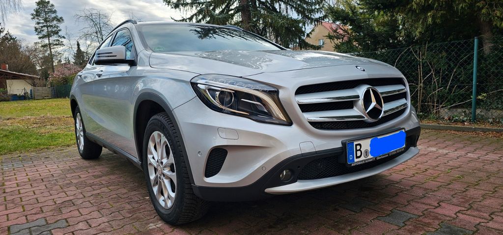 Bild des Angebotes Mercedes-Benz 220