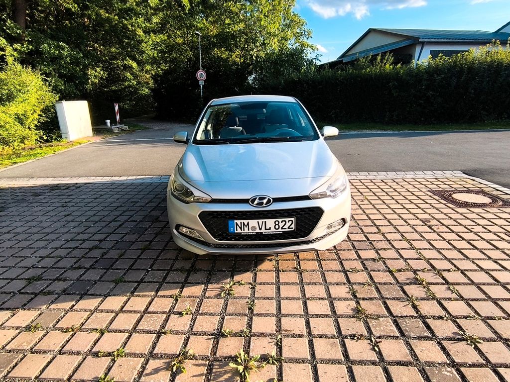 Bild des Angebotes Hyundai i20 1.4 CRDi Active Trend 4Bremsscheiben neu,