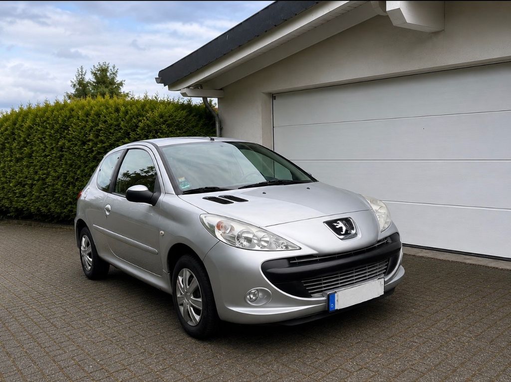 Bild des Angebotes Peugeot 206 1.4 75  Sehr Gepflegt Tüv Neu