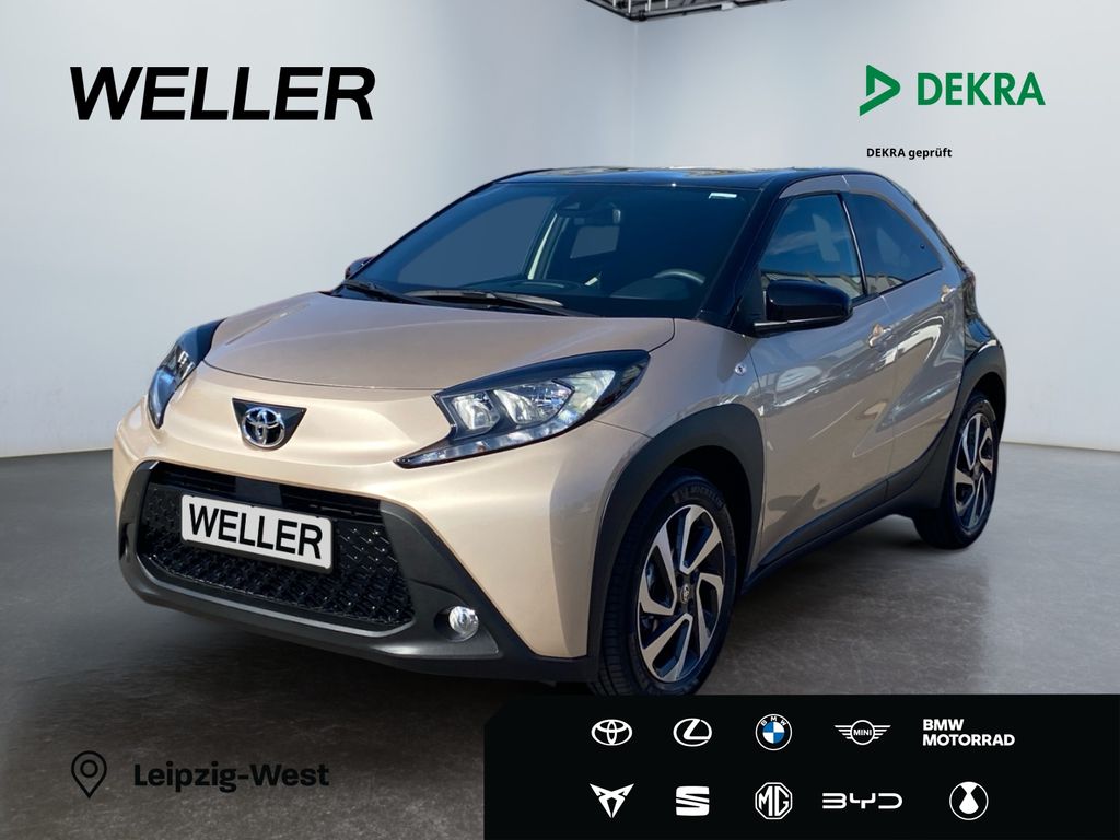 Bild des Angebotes Toyota Aygo X Teamplayer *ACC*CarPlay*CAM*SHZ*Bi-Tone*