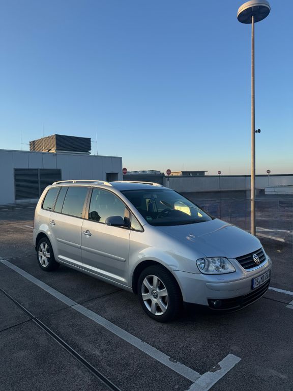 Bild des Angebotes Volkswagen Touran 2.0 TDI DSG Highline 7-Sitzer