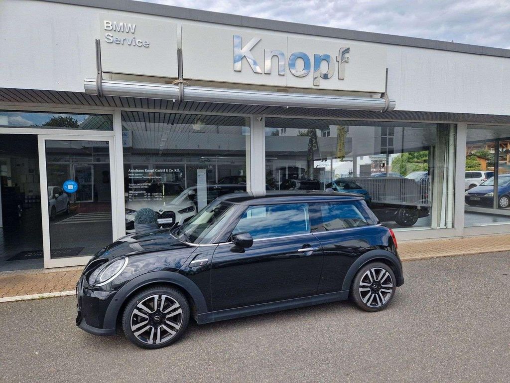 Bild des Angebotes MINI Cooper S Classic NAVIGATION,KAMERA,DAB,LED