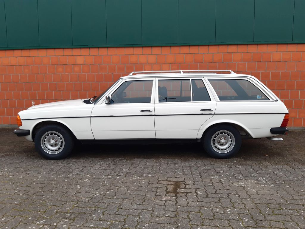 Bild des Angebotes Mercedes-Benz 240TD - 123 Kombi - traumhafter Zustand