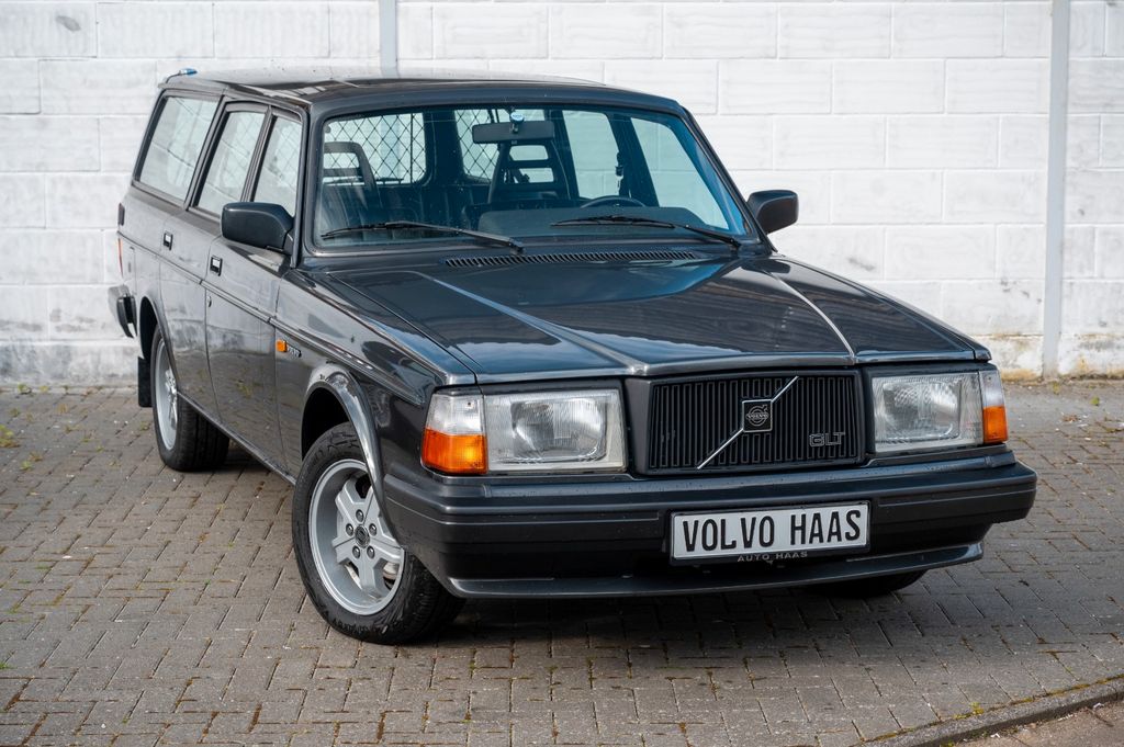Bild des Angebotes Volvo 245 GLT Schiebedach