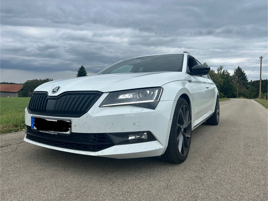 Bild des Angebotes Skoda Superb 2.0 TSI 247kW DSG 4x4 SportLine Combi...