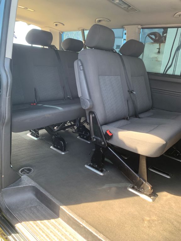 Bild des Angebotes Volkswagen T5 Caravelle lange 2,5 Liter automatic 176ps