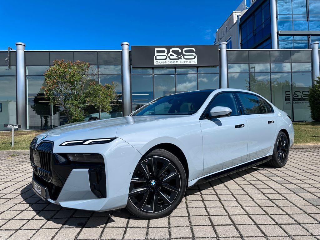 Bild des Angebotes BMW 740d xDr M Sport|FondEnt|Aut.Tür|B&W|Executive|