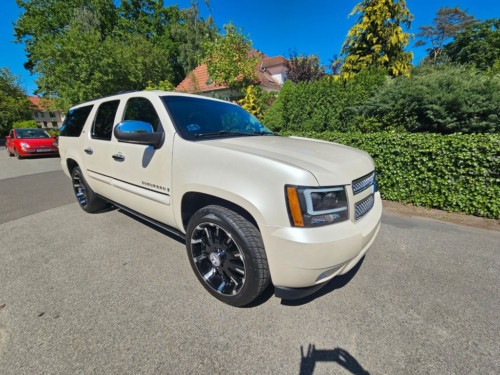 Bild des Angebotes Chevrolet Suburban LTZ lang DVD LED xenon TÜV neu