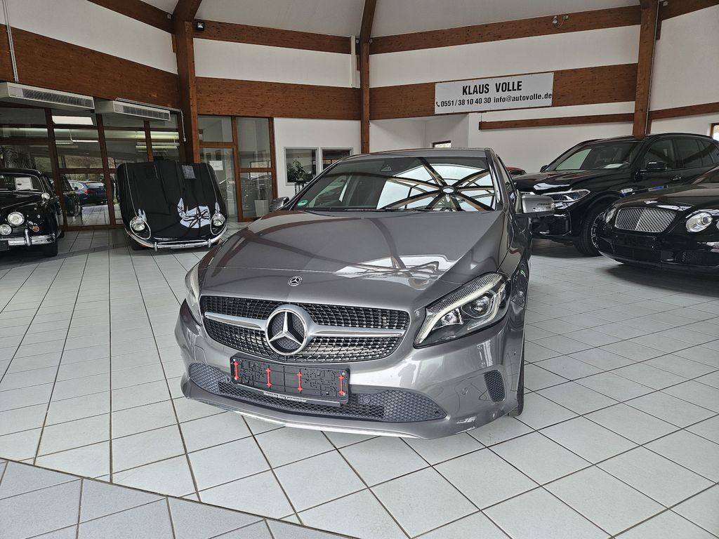 Bild des Angebotes Mercedes-Benz A 250 Urban LED RFK Navi SHZ Teilleder PARK-ASS.