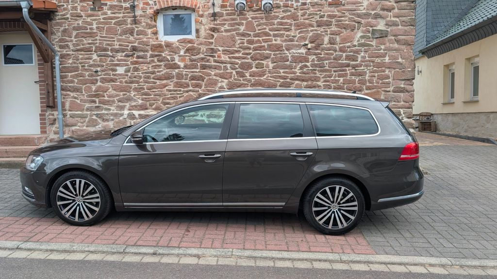 Bild des Angebotes Volkswagen Passat Variant 2.0 TDI DSG Comfortline BMT V...