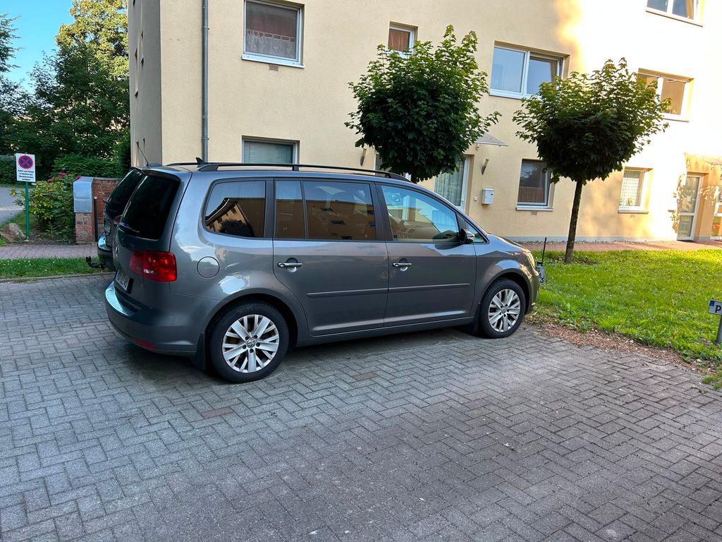 Bild des Angebotes Volkswagen Touran 1.6 TDI DSG BlueMotionTech. Comfortline
