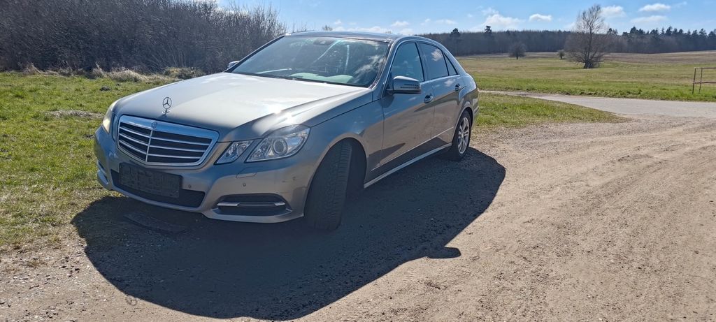 Bild des Angebotes Mercedes-Benz E 250 CDI BlueEFF. AVANTG. Autom. AVA...