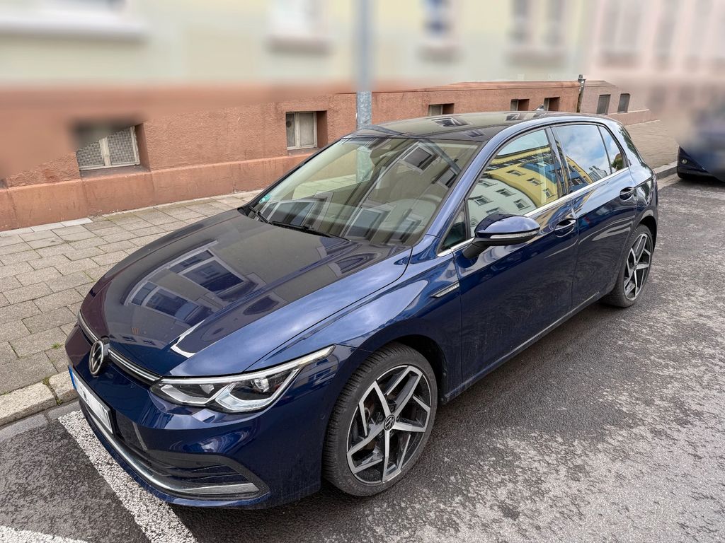 Bild des Angebotes Volkswagen Golf 8 Style DSG AHK STHZ Keyless 18" Garan. Ass