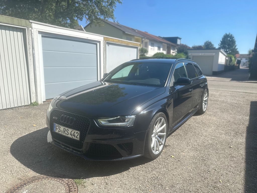 Audi RS4 RS 4 Avant 4.2 FSI quattro