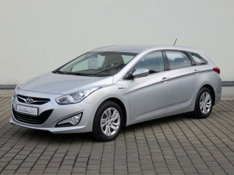 Bild des Angebotes Hyundai i40cw 1.7 CRDi/FIFA EDITION/AUT/AHK/KLIMA/TEMP