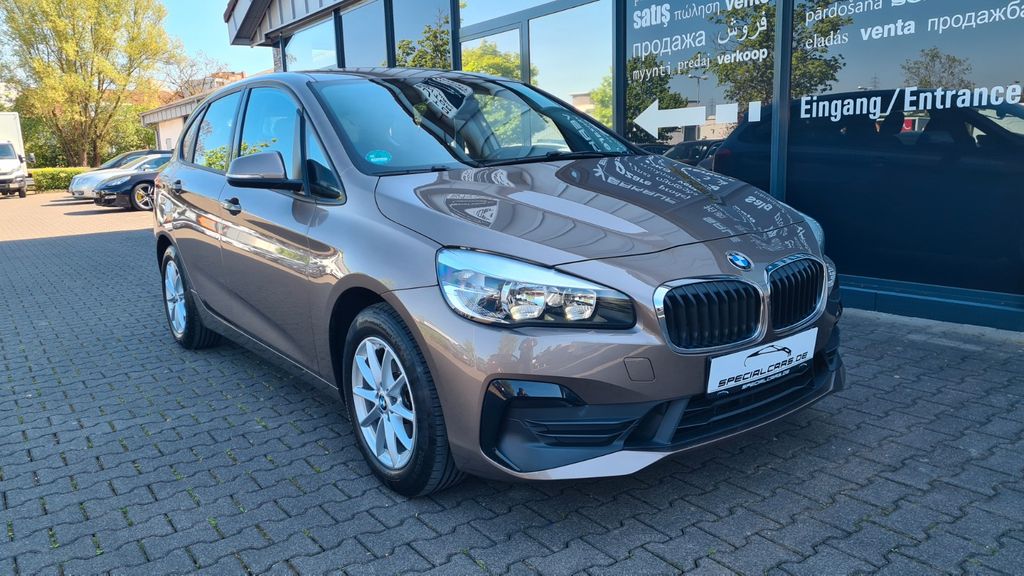 Bild des Angebotes BMW 220i AT Advantage - 8 x ALU -