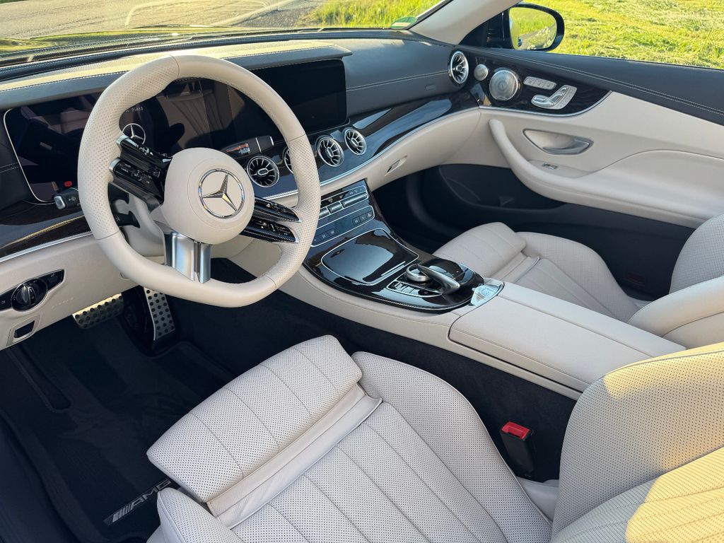 Bild des Angebotes Mercedes-Benz Obsidianschwarz mit Vollleder Macchiatobeige