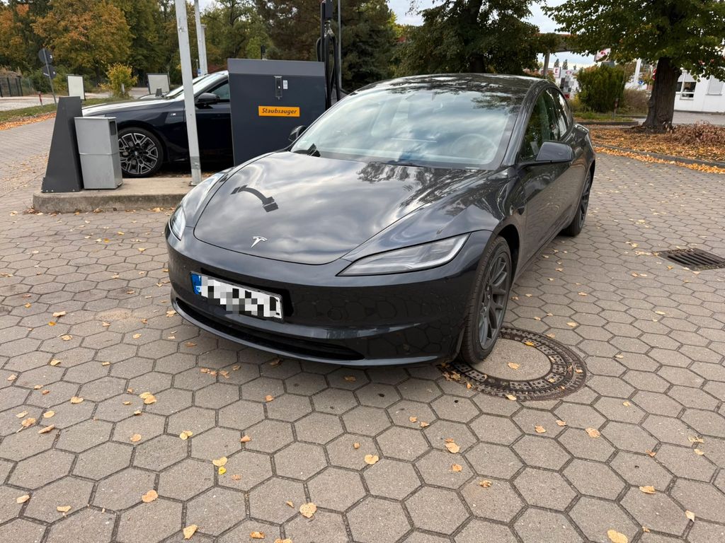 Tesla Model 3  RWD Premium Long Range