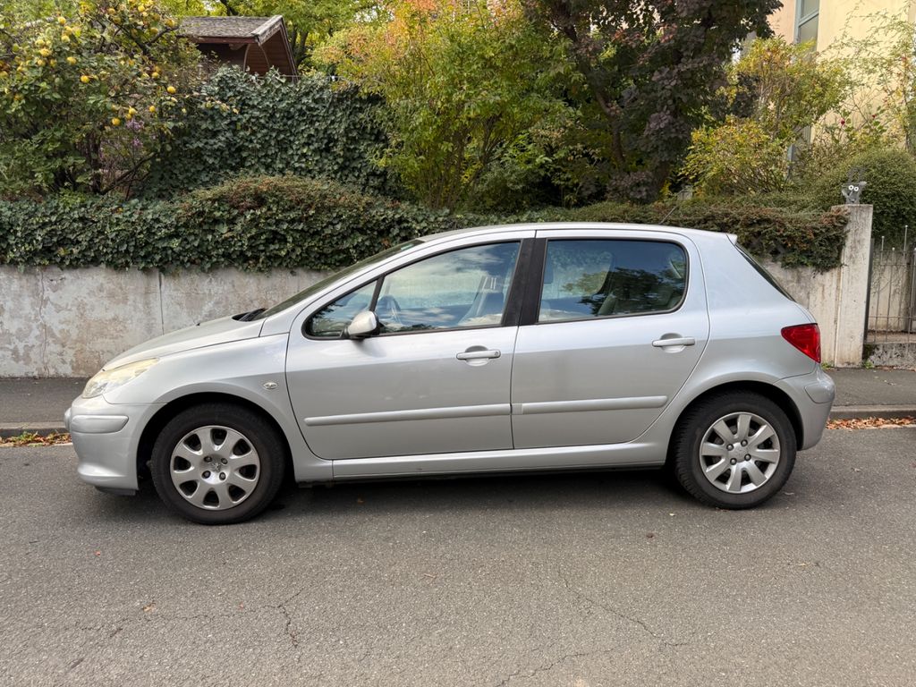 Bild des Angebotes Peugeot 307 1.6 Automatik Benzin BJ 2006 Zahnriemen neu