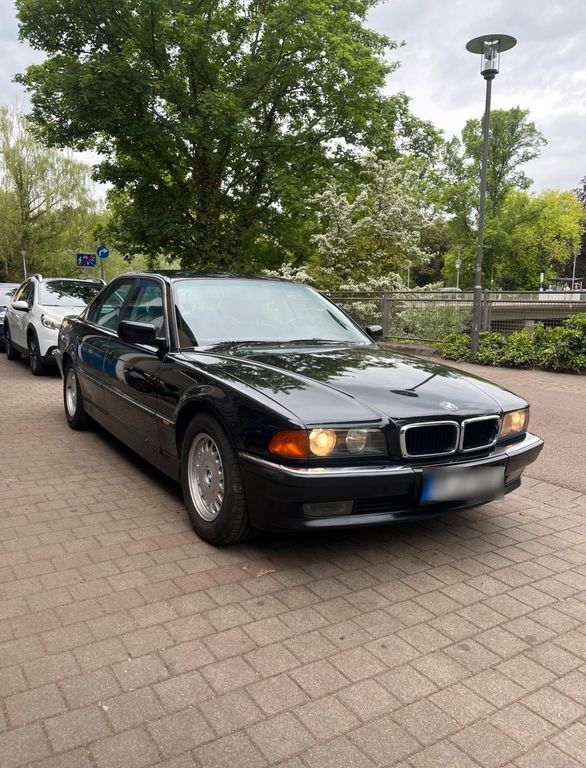 Bild des Angebotes BMW 730i Auto *3.HAND+H-ZULASSUNG+SCHECKHEFT*