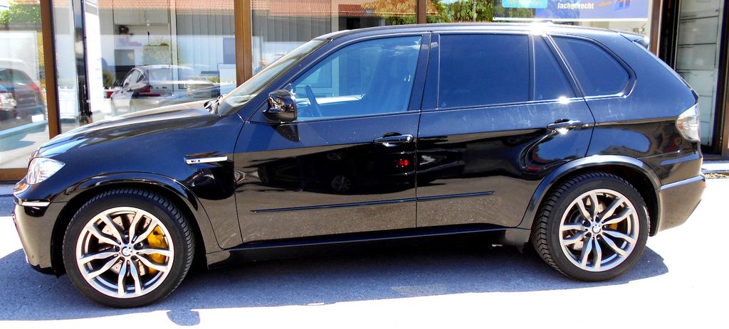 Bild des Angebotes BMW X5 M * TOP ZUSTAND * SD * Standheizung * 20" ALU