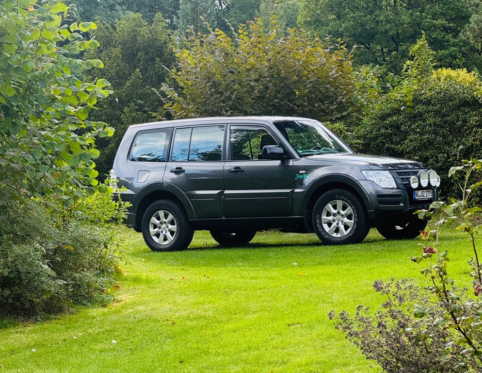 Mitsubishi Pajero 3,2 DI-D 4WD Automatik -