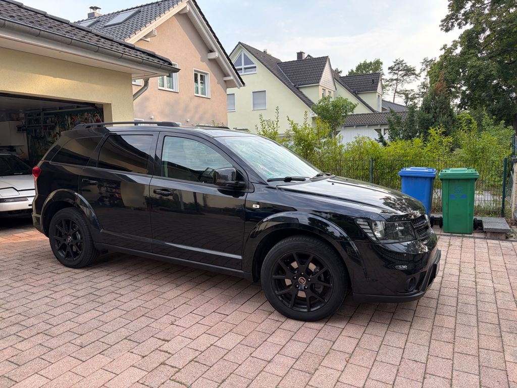 Bild des Angebotes Fiat Freemont BlackCode Motor nur 12000km DVD,AHK,SZ